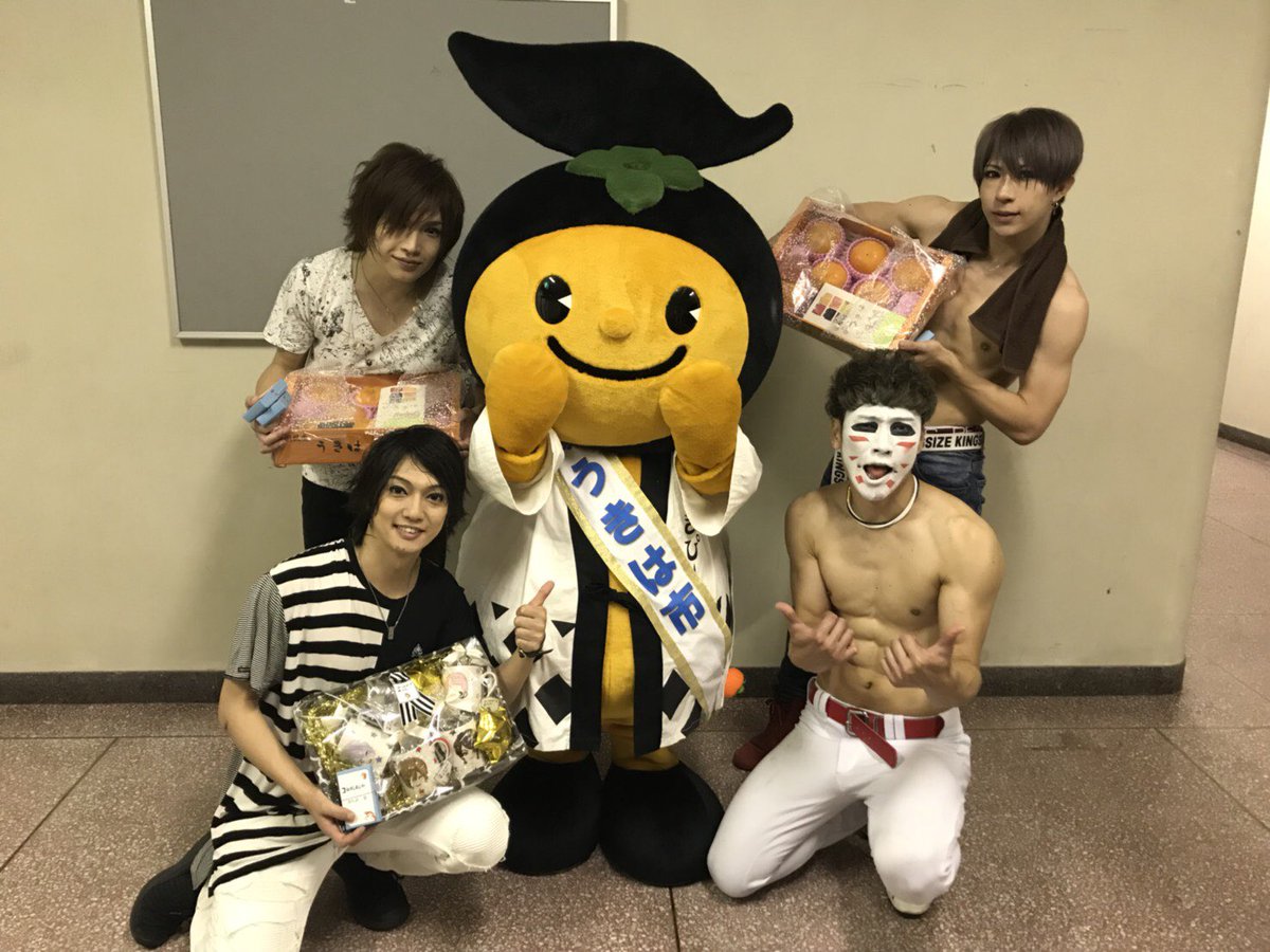 11/3(土)九州共立大学「霜月祭2018」ゴールデンボンバーセトリレポまとめ うきぴー共演!研二両親内緒で参戦