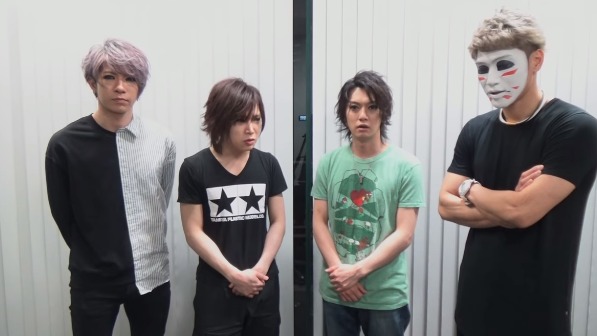 ゴールデンボンバー「Zepp20周年お祝いコメント」動画